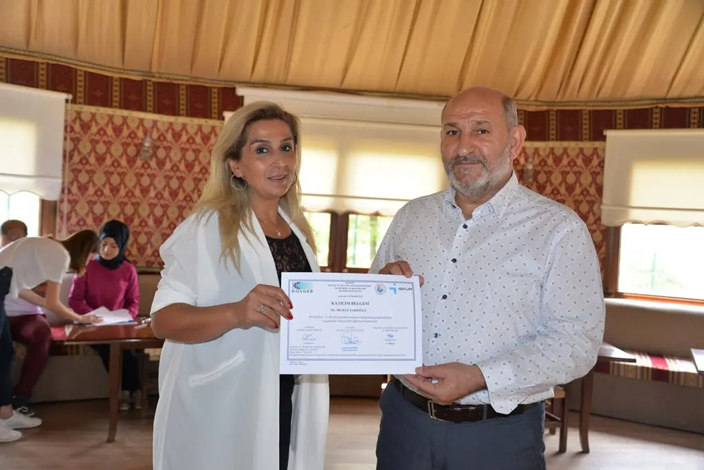 Haber: Girişimciler sertifikalarını aldı - Galeri-1