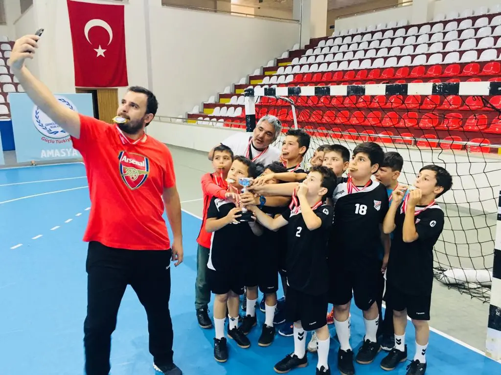 Haber: 1954 Hendekspor Hentbolda Türkiye İkincisi Oldu - Galeri-1