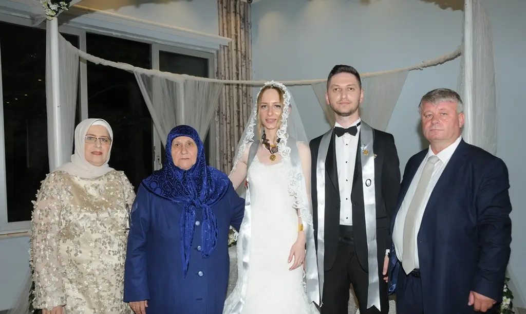 Haber: Beyza ve Oğuz Gökhan Bir Ömür Mutluluğa Evet Dedi - Galeri-3
