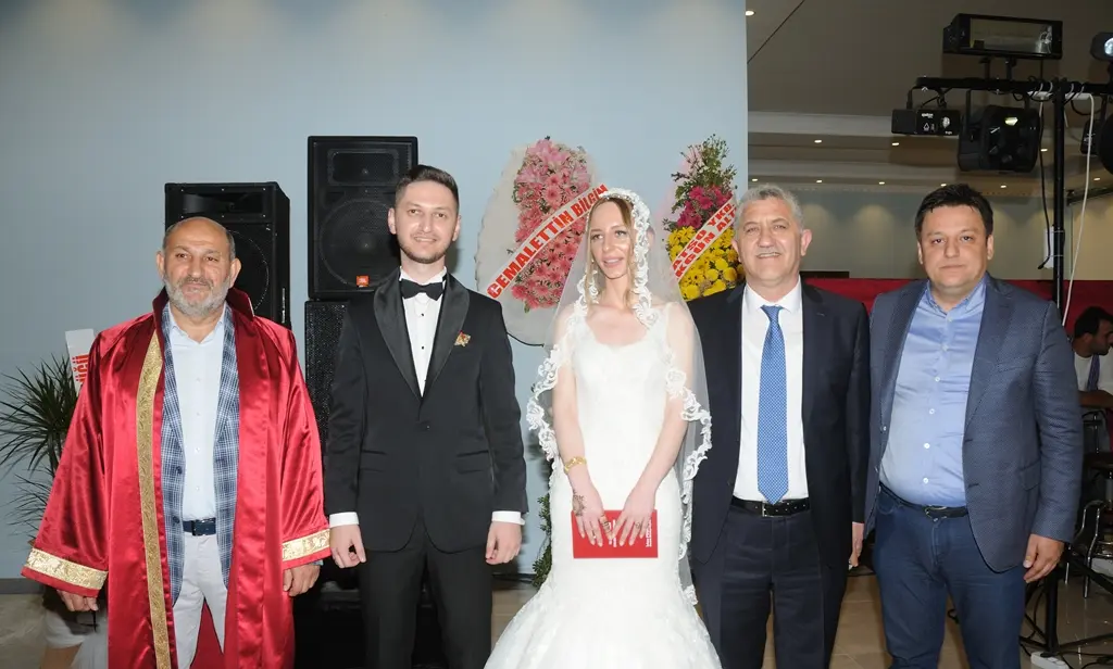 Haber: Beyza ve Oğuz Gökhan Bir Ömür Mutluluğa Evet Dedi - Galeri-1