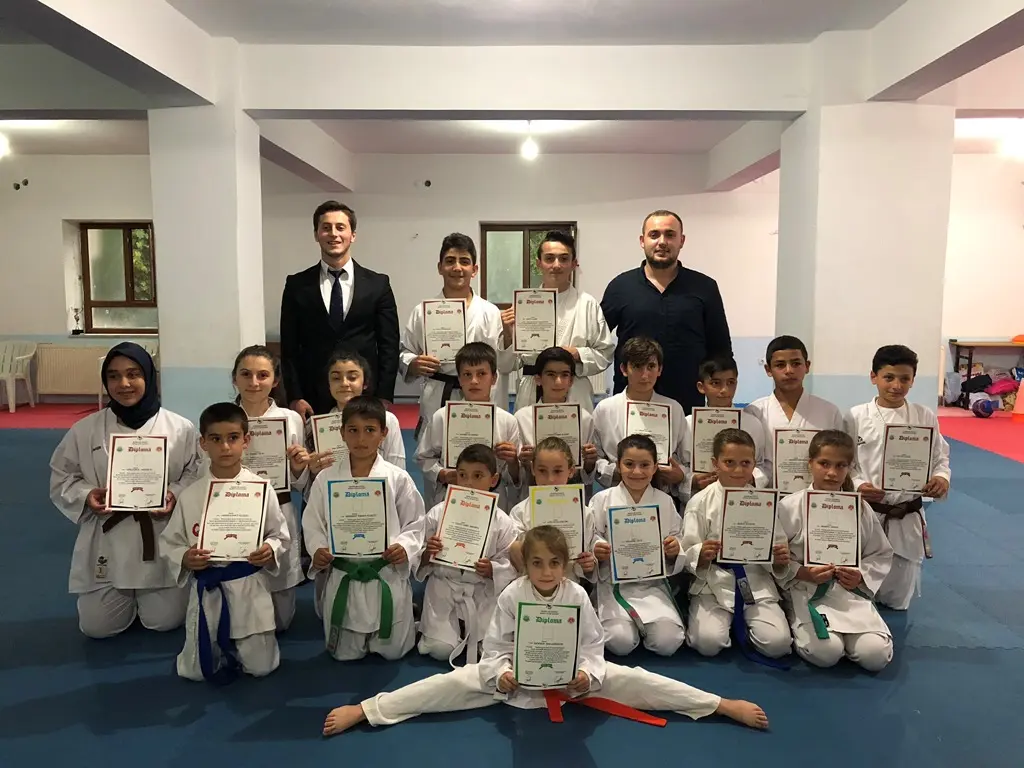 Haber: Yeşilyurt'ta Karateciler Terfi Etti - Öne Çıkan