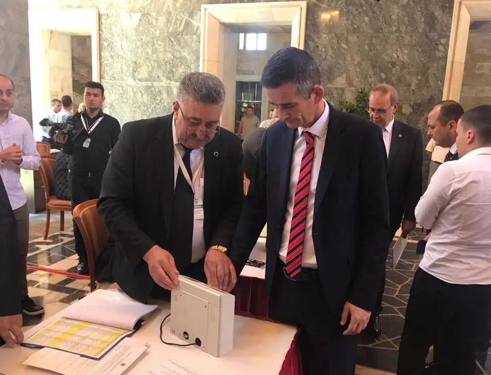 Haber: Dikbayır TBMM'ye Kaydını Yaptırdı, Rozetini Akşener Taktı - Galeri-1