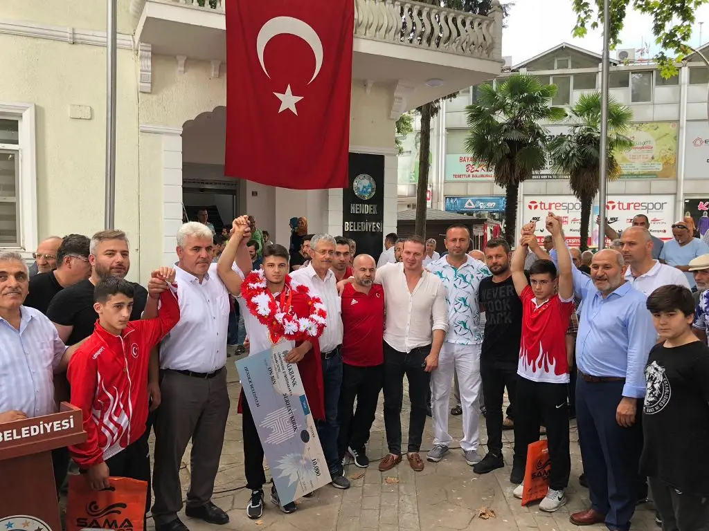 Haber: Dünya Şampiyonuna Coşkulu Karşılama - Galeri-9