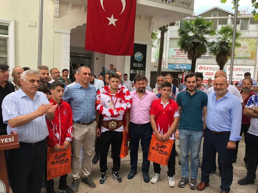 Haber: Dünya Şampiyonuna Coşkulu Karşılama - Galeri-14