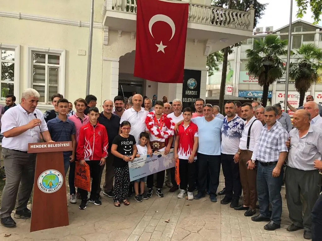 Haber: Dünya Şampiyonuna Coşkulu Karşılama - Galeri-7
