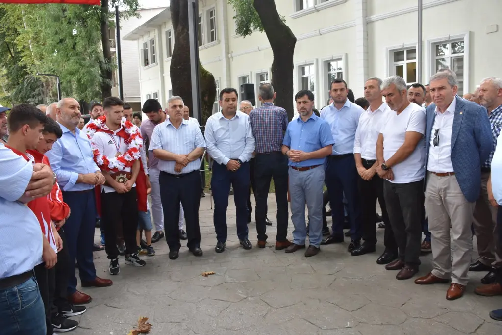 Haber: Dünya Şampiyonuna Coşkulu Karşılama - Galeri-6