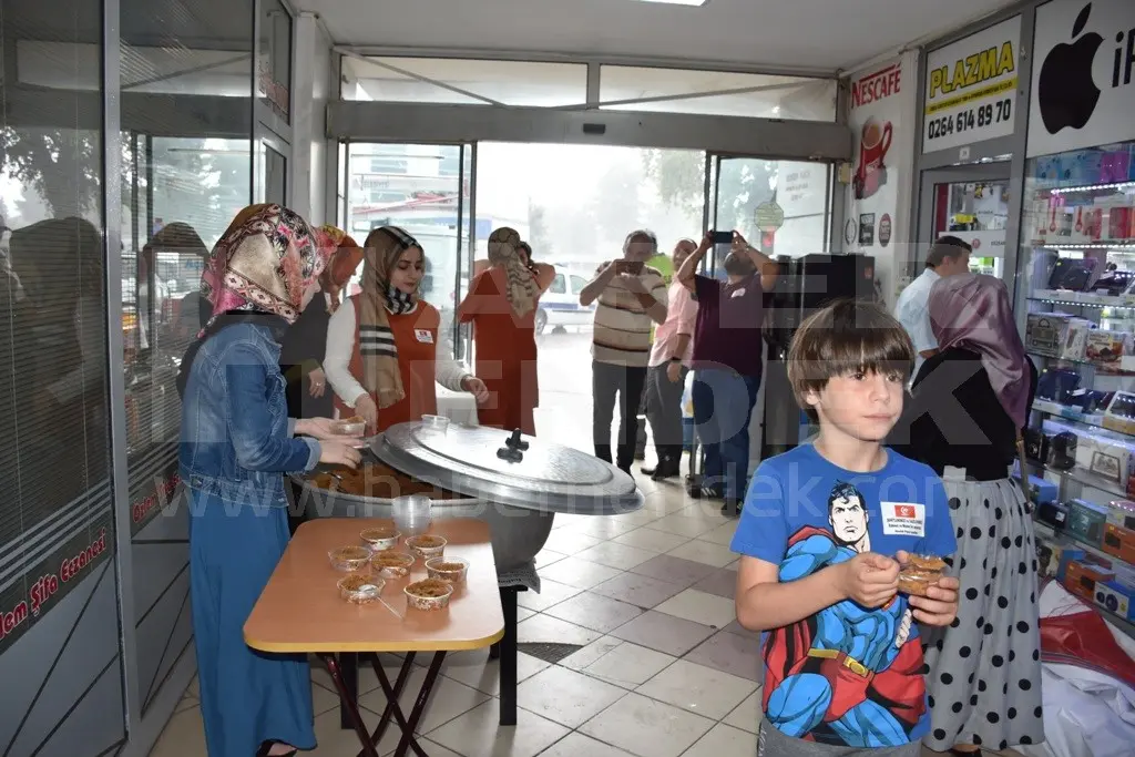 Haber: Esnaflardan Şehit ve Gaziler İçin Helva - Galeri-4