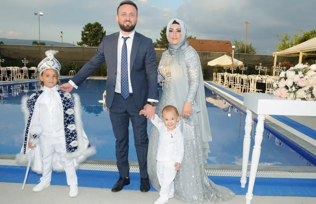 Haber: Acun ve Azim Delikanlılığa Adım Attı - Galeri-1