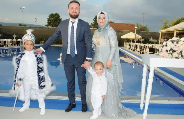 Acun ve Azim Delikanlılığa Adım Attı
