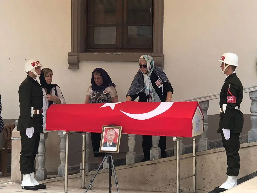 Haber: Emekli Yarbay Askeri Törenle Son Yolculuğuna Uğurlandı - Galeri-2