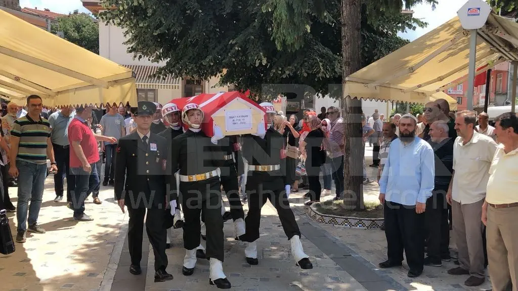 Haber: Emekli Yarbay Askeri Törenle Son Yolculuğuna Uğurlandı - Galeri-4