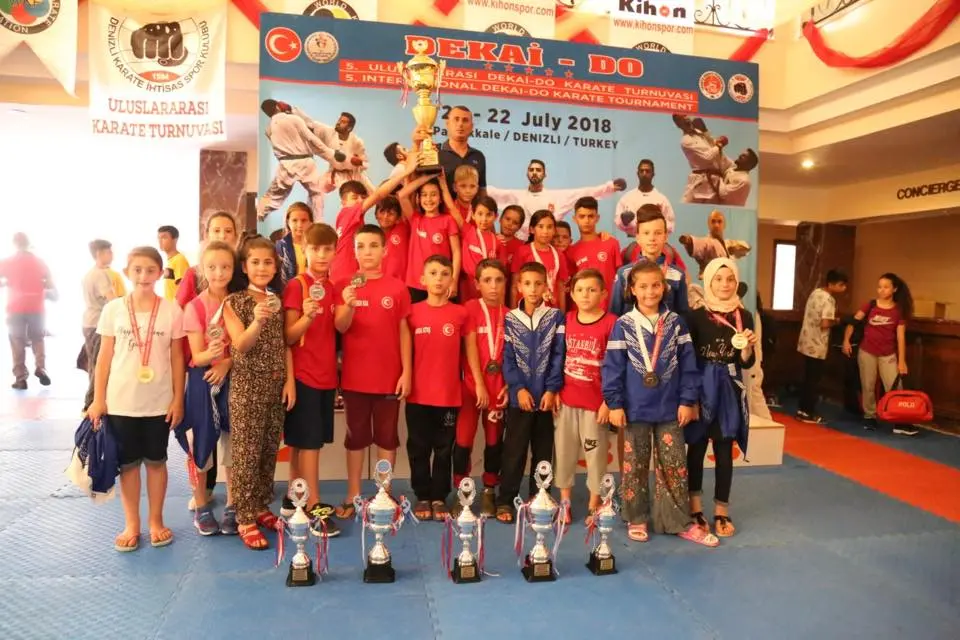 Haber: Hendek’li Karateciler Denizli’yi Salladı - Öne Çıkan