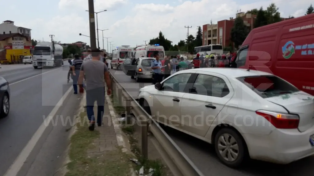 Haber: Altı Aracın Karıştığı İki Ayrı Kazada 8 Kişi Yaralandı - Galeri-2