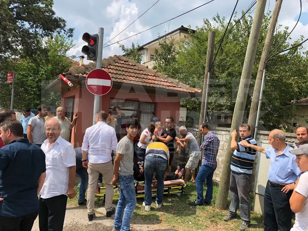 Haber: Köprübaşı Işıklarında Kaza 5 Yaralı - Galeri-3