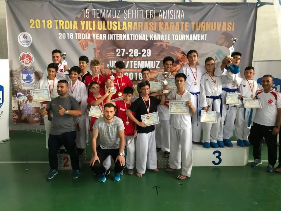 Haber: Hendek’li Karateciler Kupa ve Madalyaları Topladı - Galeri-1