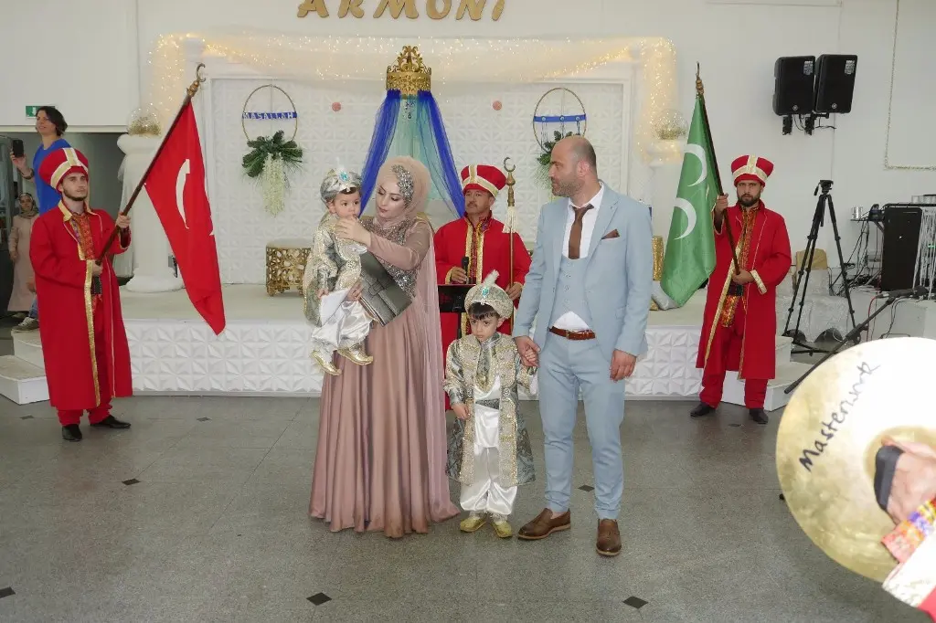 Haber: Ulaş ve Emir Delikanlılığa Adım Attı - Öne Çıkan