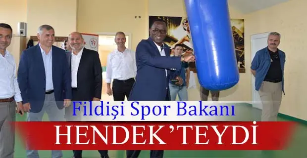 Haber: FİLDİŞİ SPOR BAKANI HENDEK’TEYDİ - Öne Çıkan