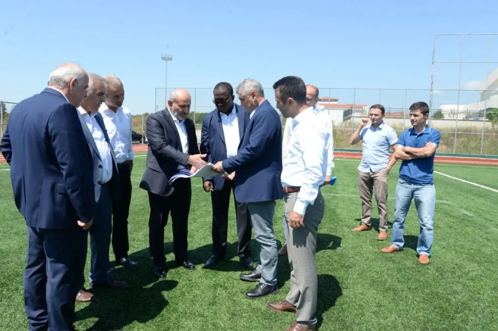 Haber: FİLDİŞİ SPOR BAKANI HENDEK’TEYDİ - Galeri-2