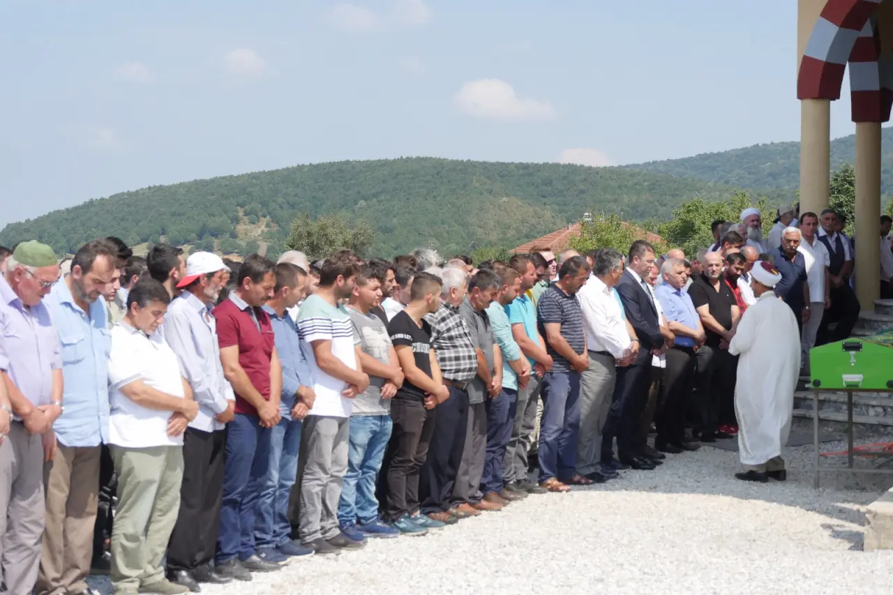 Haber: Kırktepe Muhtarı Son Yolculuğuna Uğurlandı - Galeri-1