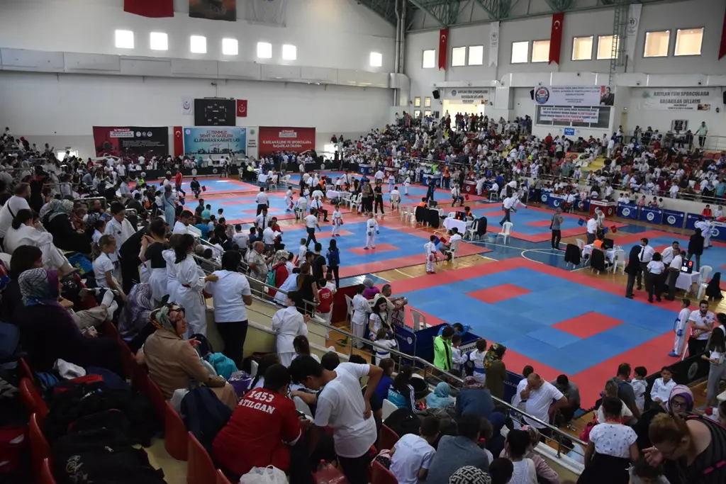 Haber: 15 Temmuz Şehitleri Ve Gazileri Karate Ligi Hendek’te Yapıldı - Öne Çıkan