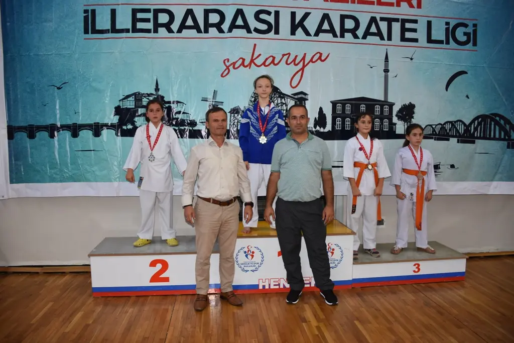 Haber: 15 Temmuz Şehitleri Ve Gazileri Karate Ligi Hendek’te Yapıldı - Galeri-2