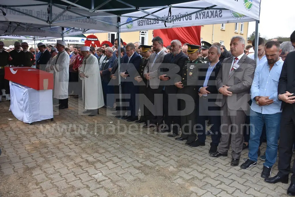 Haber: Hendek Şehidini Tekbirlerle Uğurladı - Galeri-2