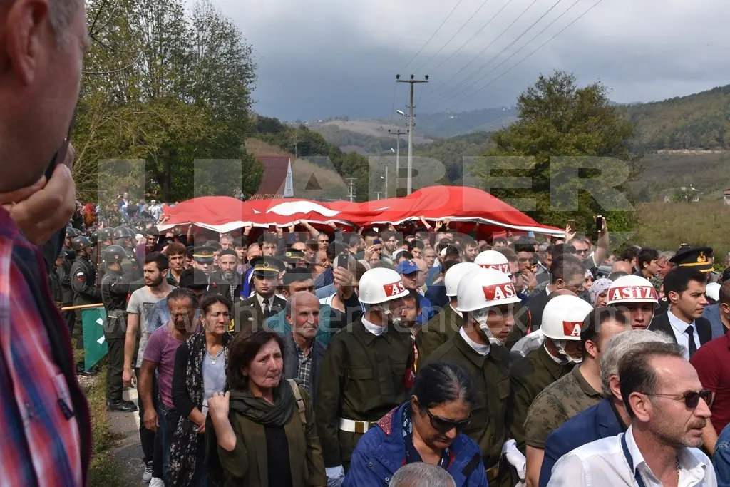 Haber: Hendek Şehidini Tekbirlerle Uğurladı - Galeri-1