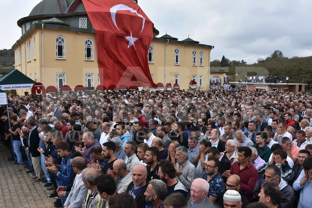 Haber: Hendek Şehidini Tekbirlerle Uğurladı - Galeri-3