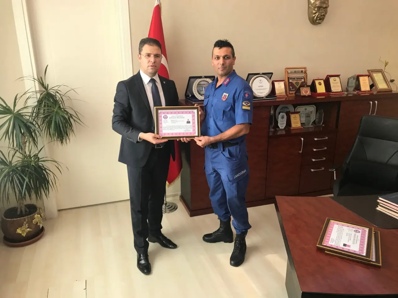 Haber: Hendek Jandarması Onurlandırıldı - Galeri-5