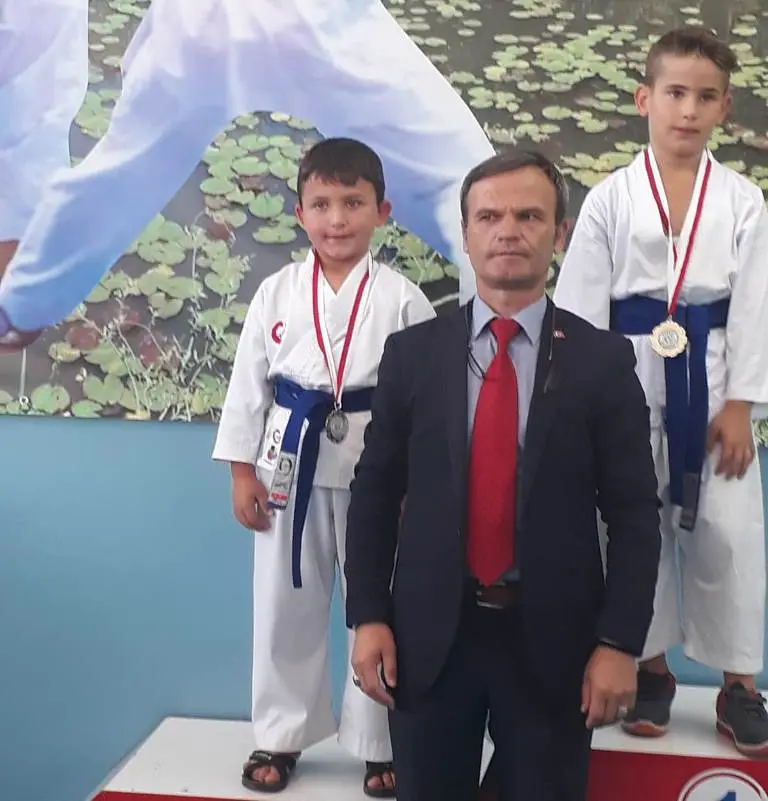 Haber: Bilgiç Kardeşler Ailelerinin Onuru Oldular - Galeri-1