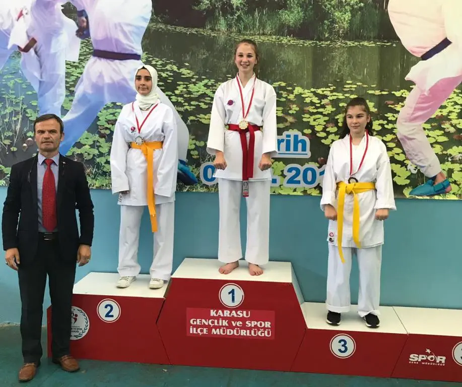 Haber: Hendekli karateciler Karasu’ya damgasını vurdu - Galeri-1