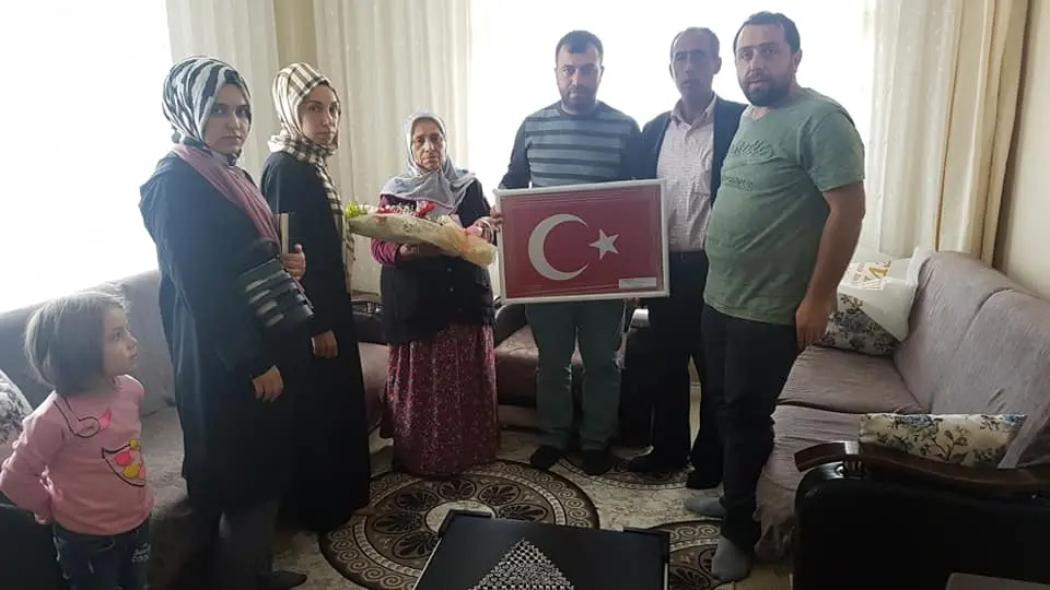 Haber: Erdoğan; Şehit Mezarlarına Bayrak Dikilsin - Öne Çıkan