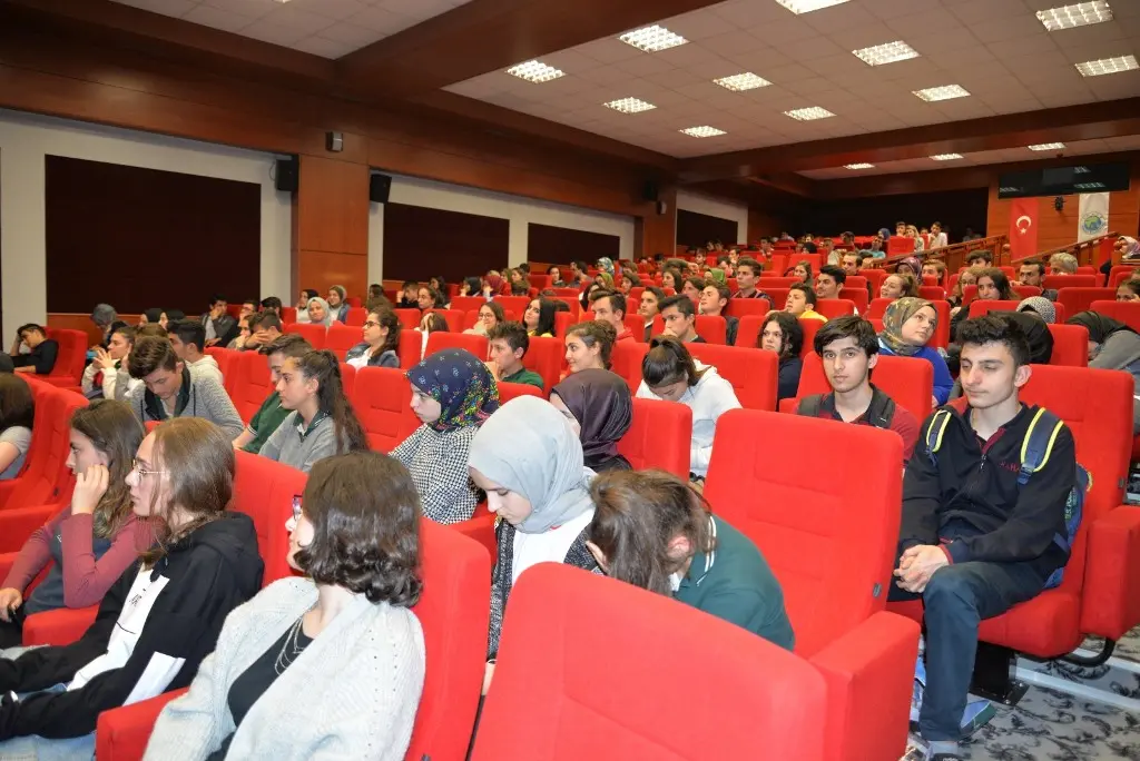 Haber: Hendek’te Değişen Dünyada Gençler Ve Ruh Sağlığı Paneli - Galeri-1