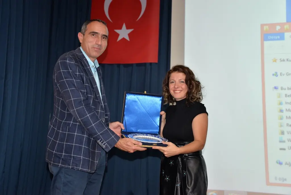 Haber: Hendek’te Değişen Dünyada Gençler Ve Ruh Sağlığı Paneli - Galeri-5