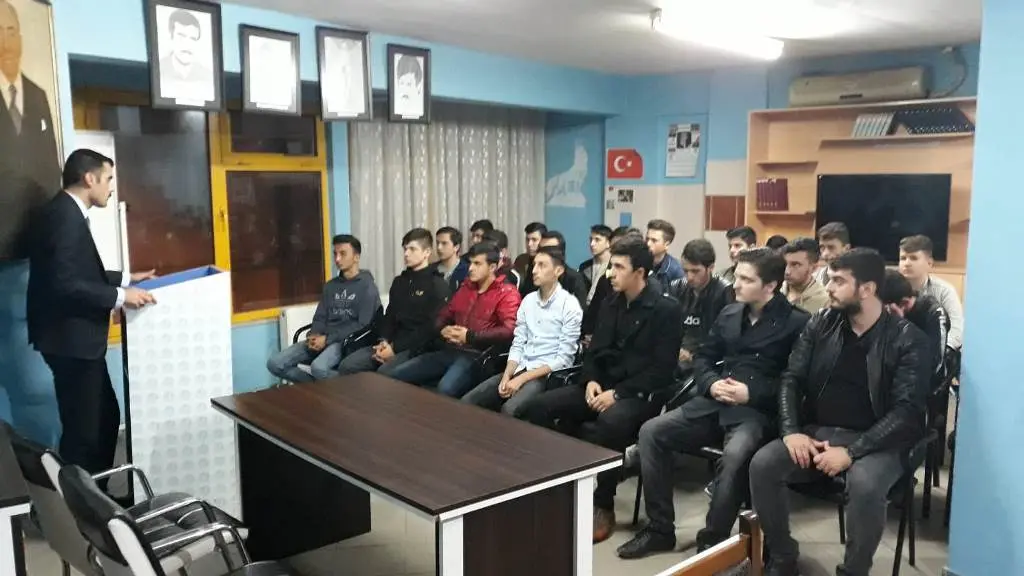 Haber: Sofuoğlu Hendek Ülkü Ocaklarını Ziyaret Etti - Galeri-1