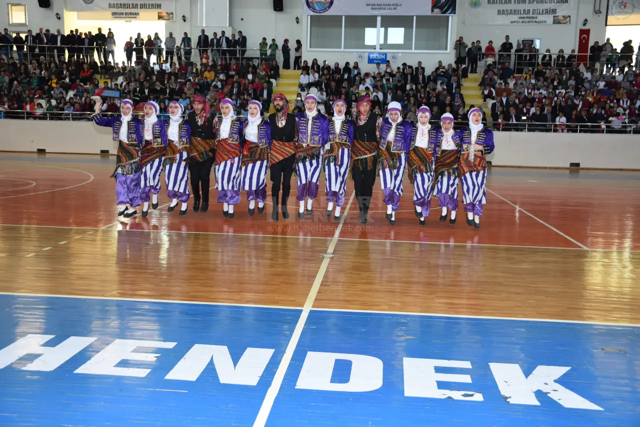 Haber: Hendek’te Cumhuriyet Bayramı Coşku İle Kutlandı - Galeri-5