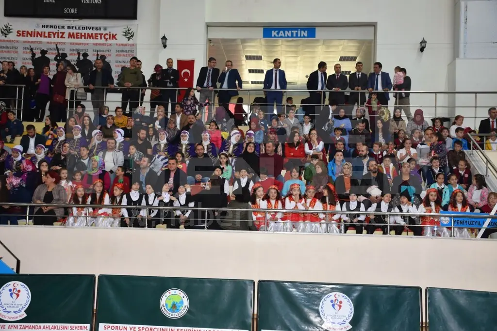 Haber: Hendek’te Cumhuriyet Bayramı Coşku İle Kutlandı - Galeri-3