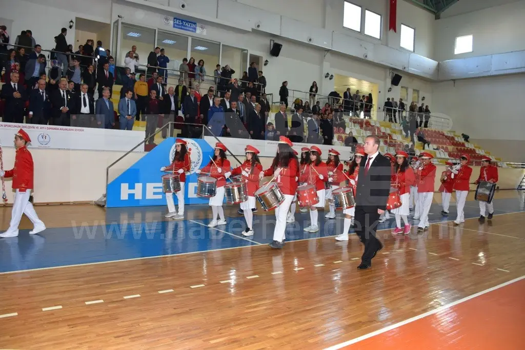 Haber: Hendek’te Cumhuriyet Bayramı Coşku İle Kutlandı - Galeri-6