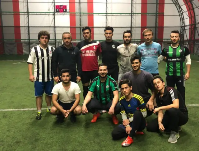 Hendek Emniyet Müdürü Gençlere Taş Çıkardı
