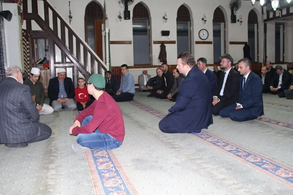 Haber: MHP Ulu Önderi Dualarla Andı - Galeri-2