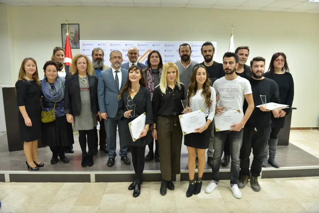 Haber: Uluslararası Gizem Frit Seramik Yarışmasında Kazananlar Belli Oldu - Galeri-1