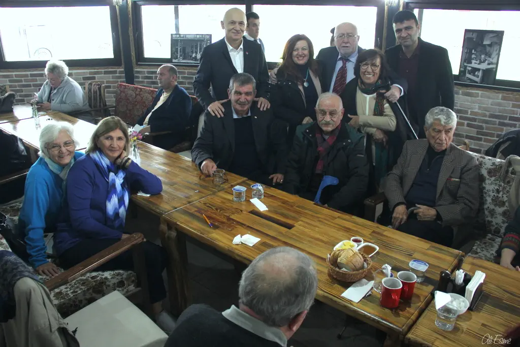 Haber: Adapazarlılar Grubundan Anlamlı Buluşma - Galeri-1