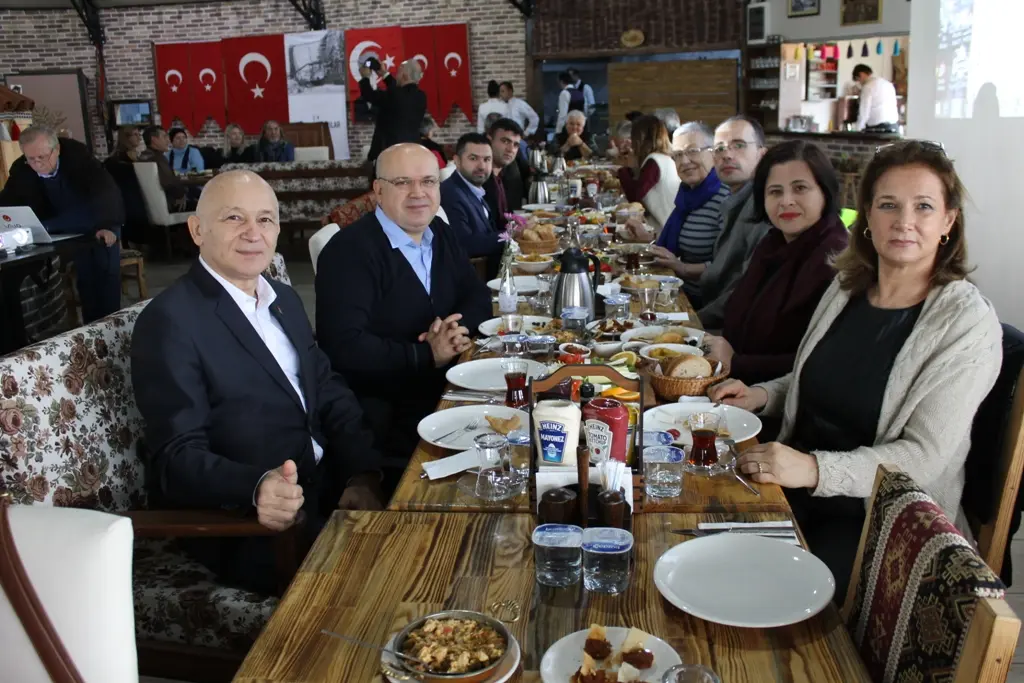 Haber: Adapazarlılar Grubundan Anlamlı Buluşma - Galeri-6