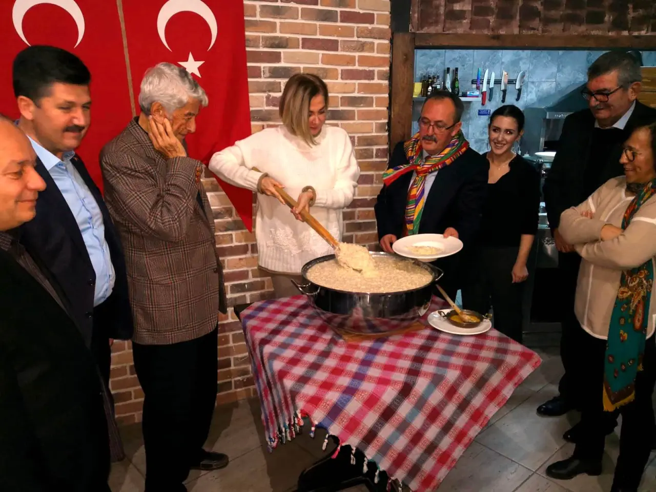 Haber: Adapazarlılar Grubundan Anlamlı Buluşma - Galeri-2