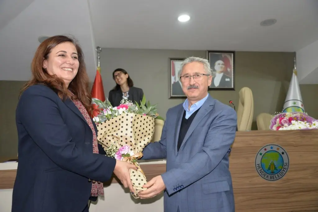 Haber: Hendek Belediye Meclisinden Çiçek Gibi Toplantı - Galeri-4