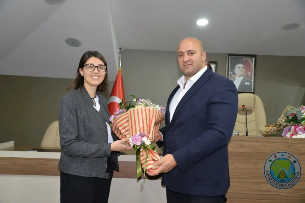 Haber: Hendek Belediye Meclisinden Çiçek Gibi Toplantı - Galeri-5
