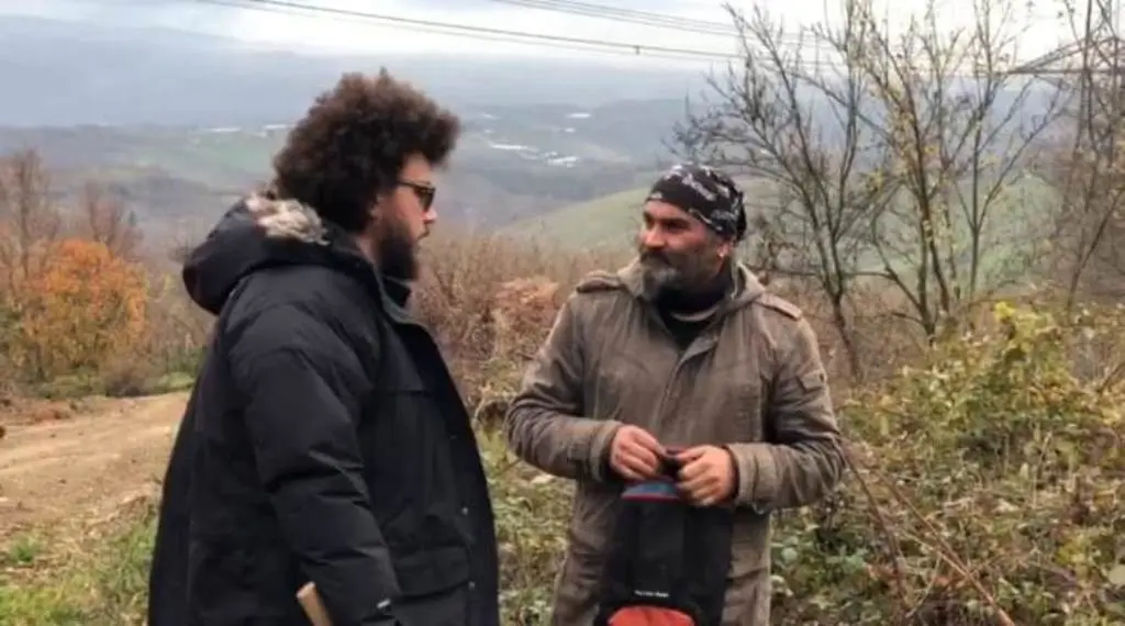 Haber: Sanatçı Can Gox ve Baycan Hendek'te Yaban Hayvanlarını Beslediler - Galeri-1
