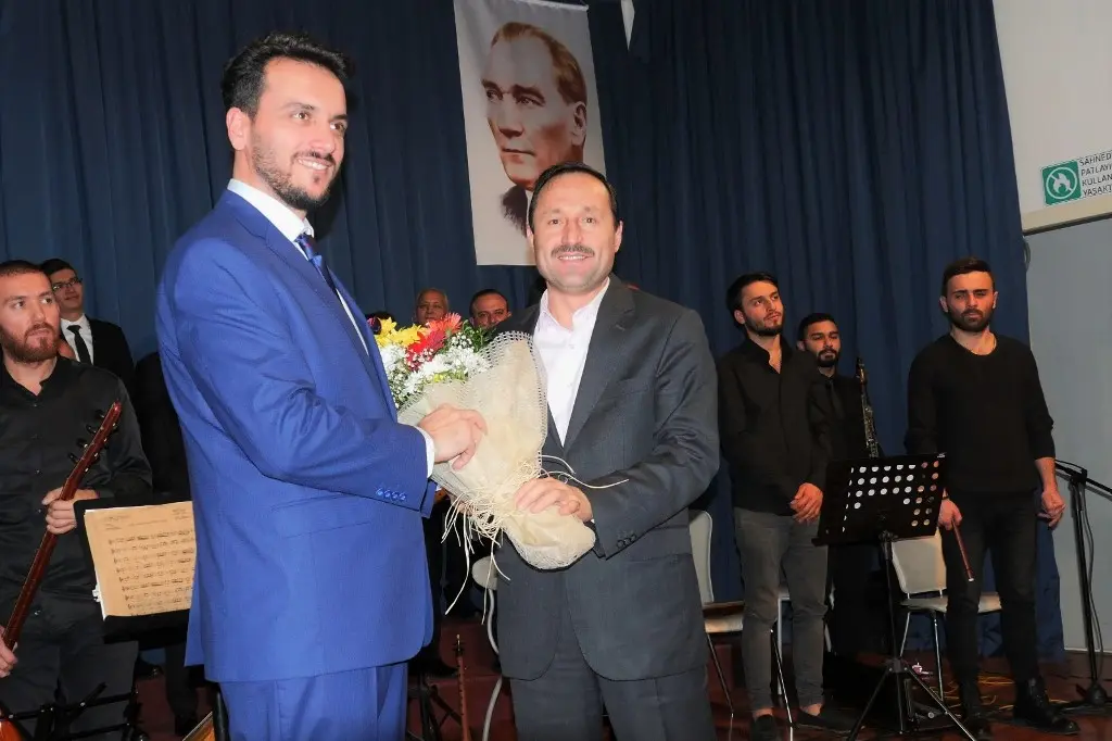 Haber: Hendek'te Türk Halk Müziğinden muhteşem bir konser daha - Galeri-6