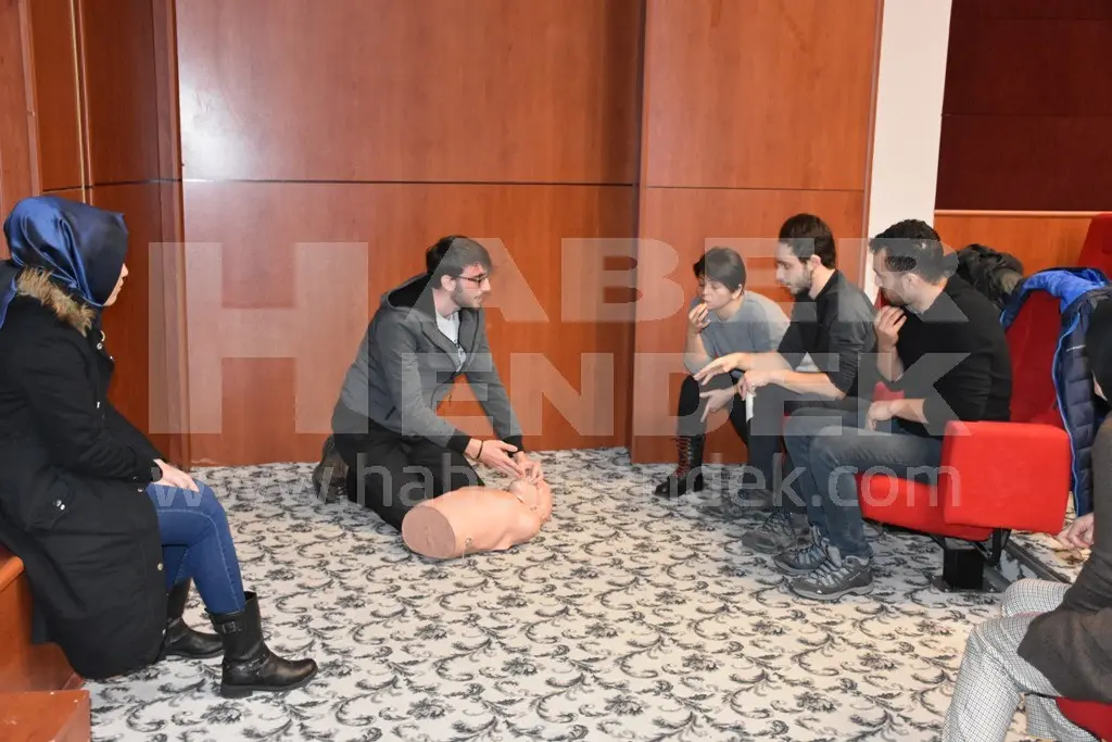 Haber: Hendek'te Kursiyerlere İlkyardım Eğitimi - Galeri-2