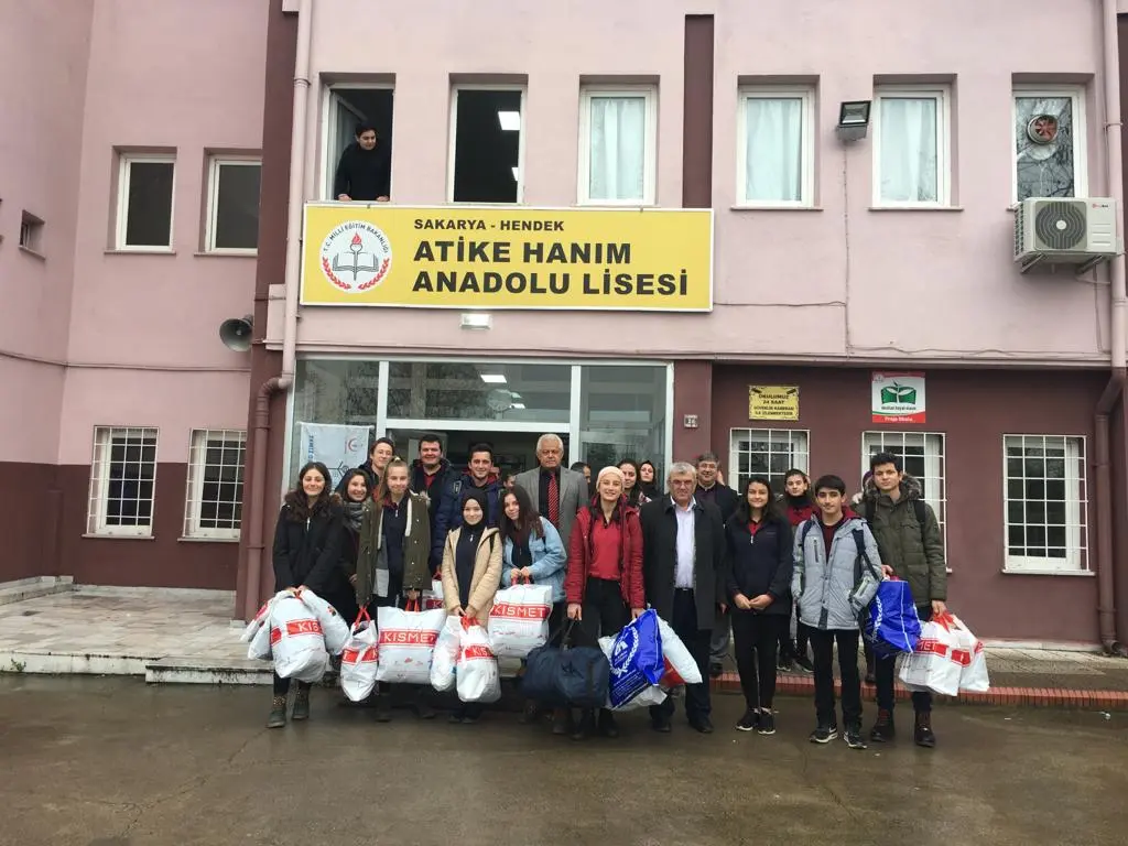 Haber: Atike Hanım Anadolu Lisesi Sosyal Yardımlaşma Ve Dayanışmada 10. Yılında - Öne Çıkan
